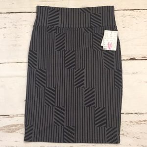 Medium LuLaRoe Cassie Skirt NWT
